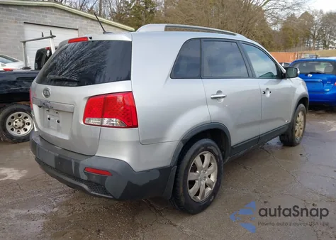 2011 Kia Sorento Lx z USA, uszkodzony, nr VIN 5XYKTDA14BG042716